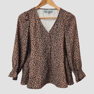 Tuckernuck Brown Animal Print V-Neck Blouse XS ($128)